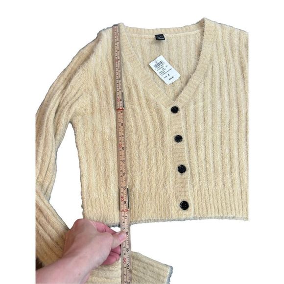 Windsor size medium yellow fluffy cardigan v neck front sweater NWT - Picture 3 of 8